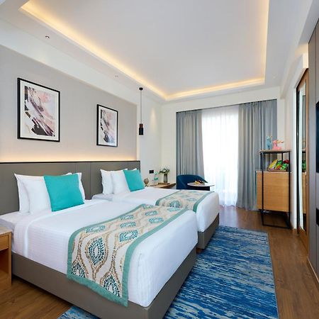 Iris Sarovar Portico Gurgaon Bagian luar foto