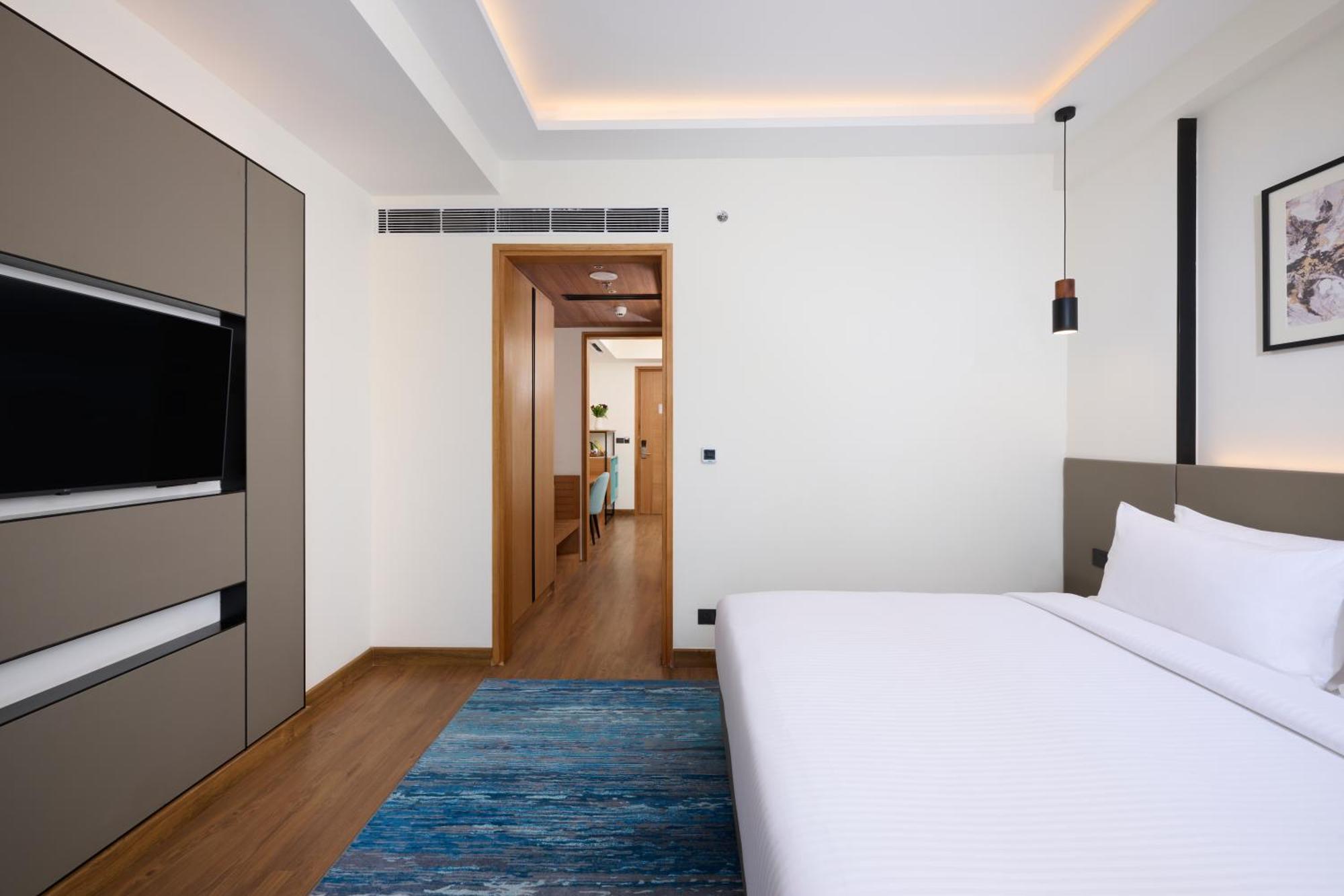 Iris Sarovar Portico Gurgaon Bagian luar foto