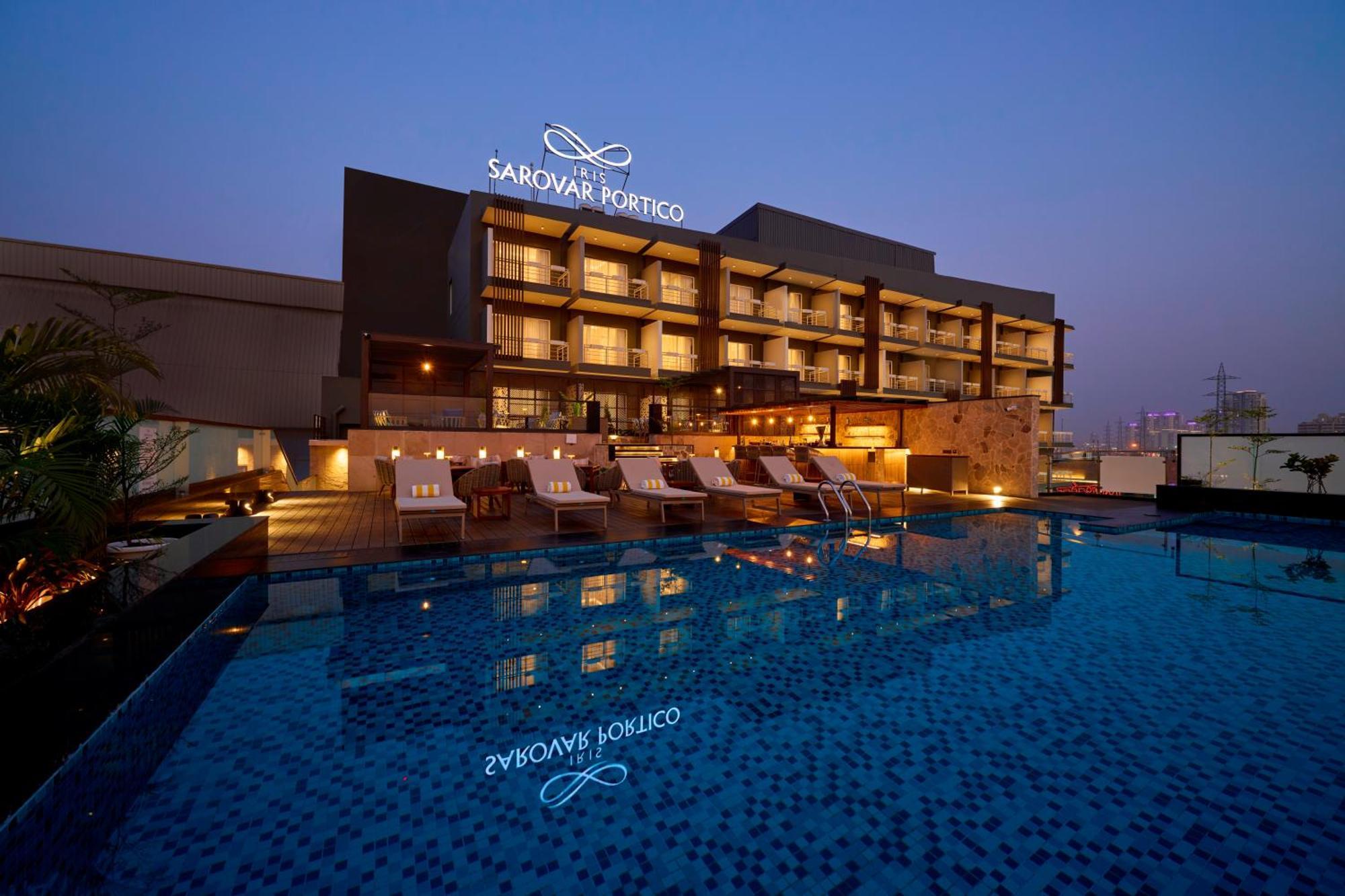 Iris Sarovar Portico Gurgaon Bagian luar foto