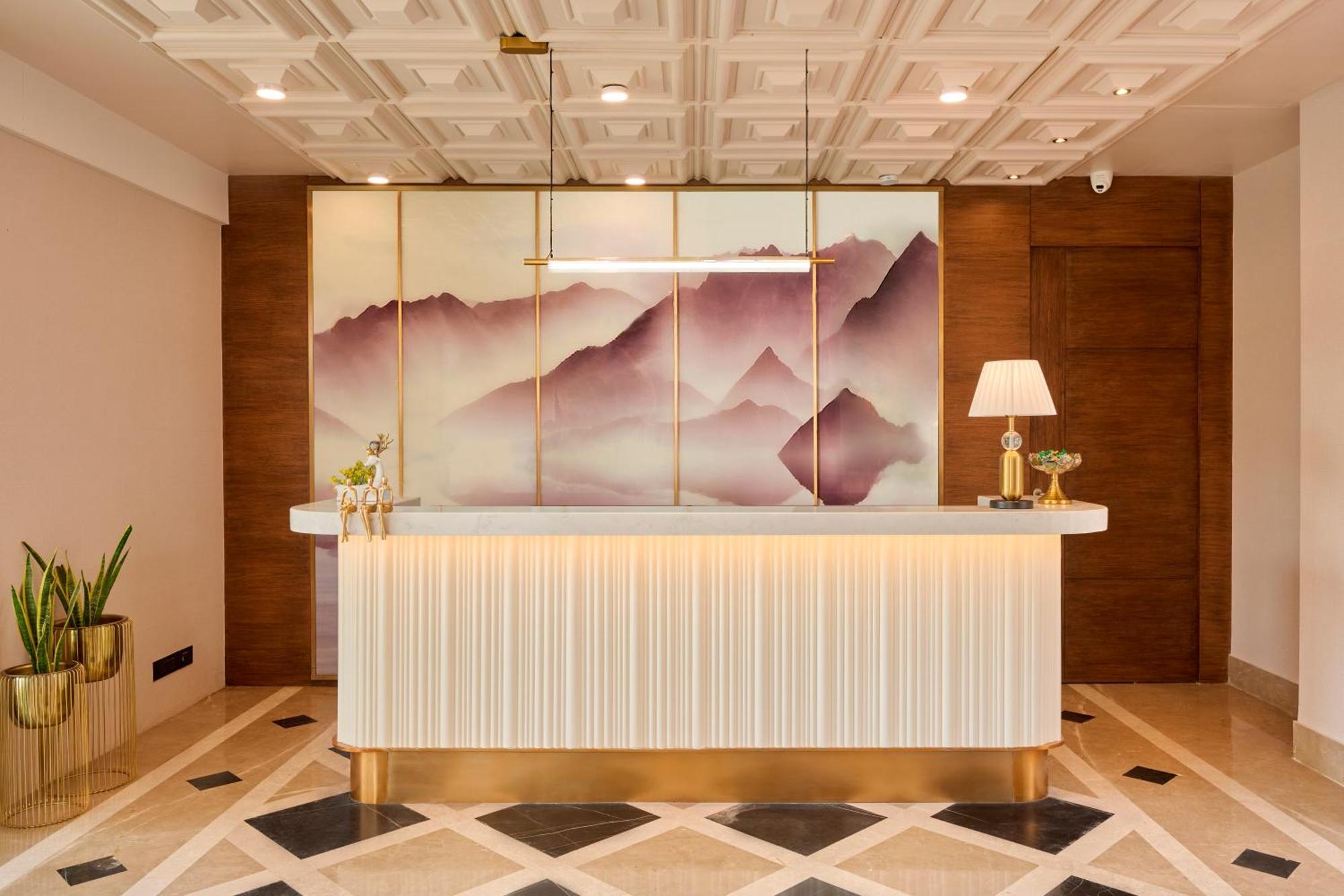 Iris Sarovar Portico Gurgaon Bagian luar foto