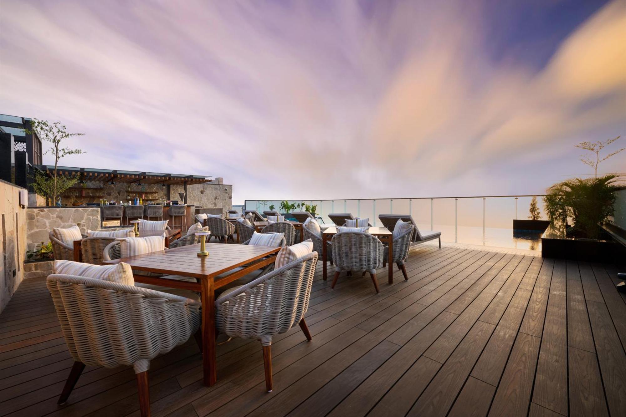 Iris Sarovar Portico Gurgaon Bagian luar foto